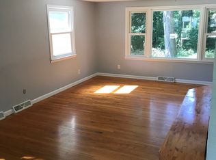 1004 Timber Dr, Mahomet, IL 61853