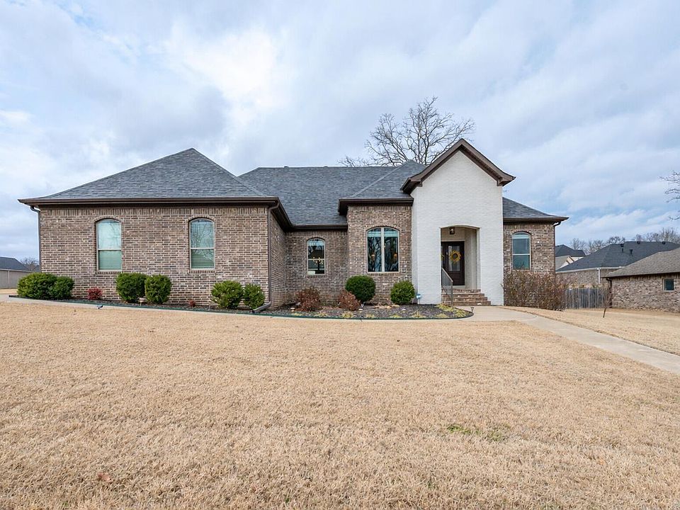 1st image of 933 Millers Glen Dr