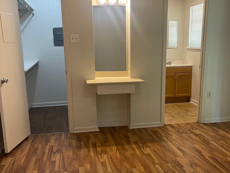 210 Bernice St #208 — Photo 6