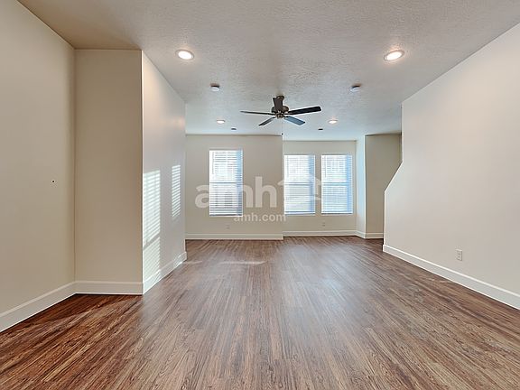5th image of 11032 S Trocadero Ave
