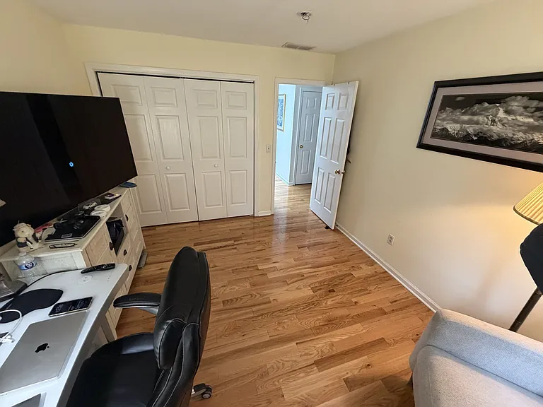 Bedroom/Office