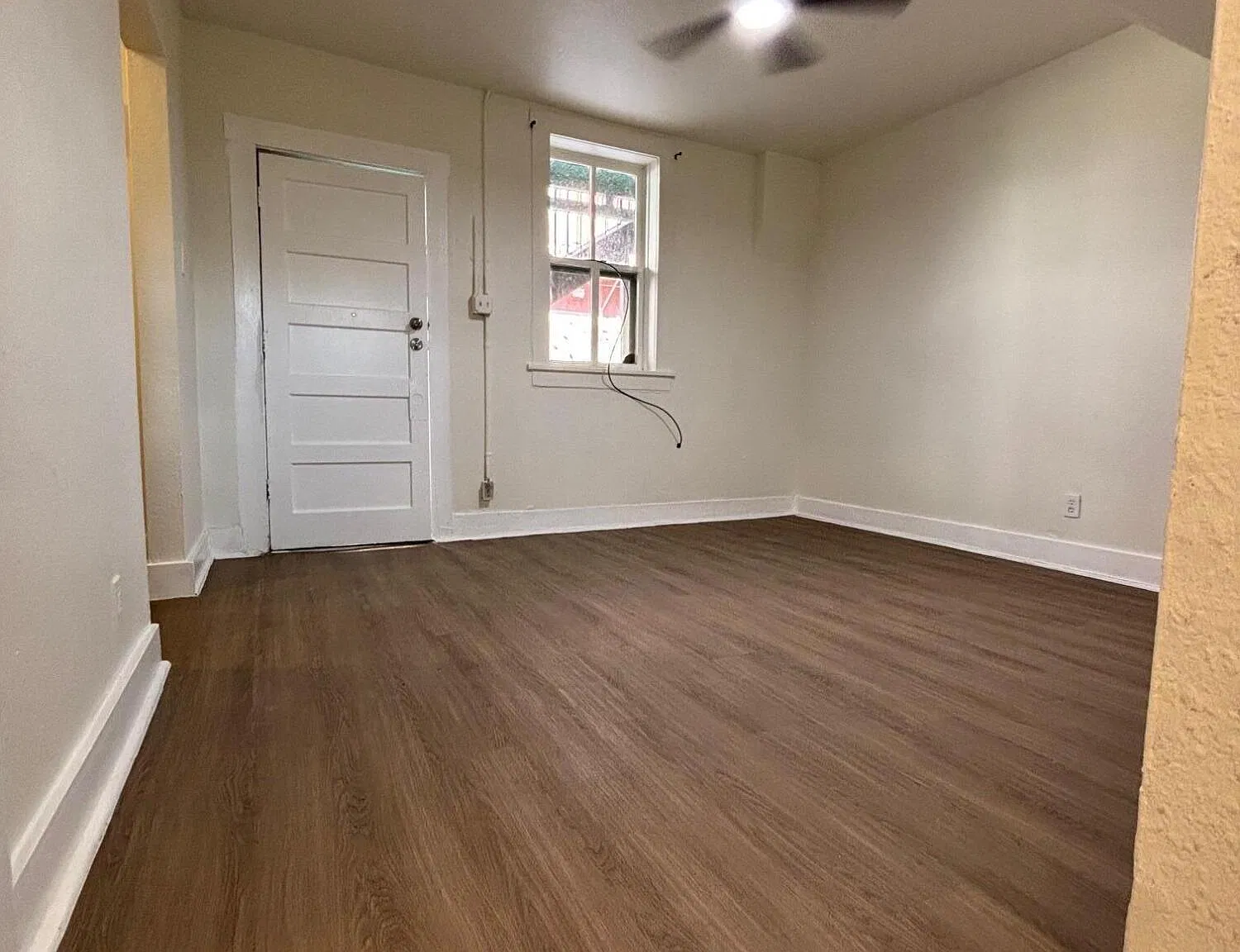 516 S Kansas St — Photo 4