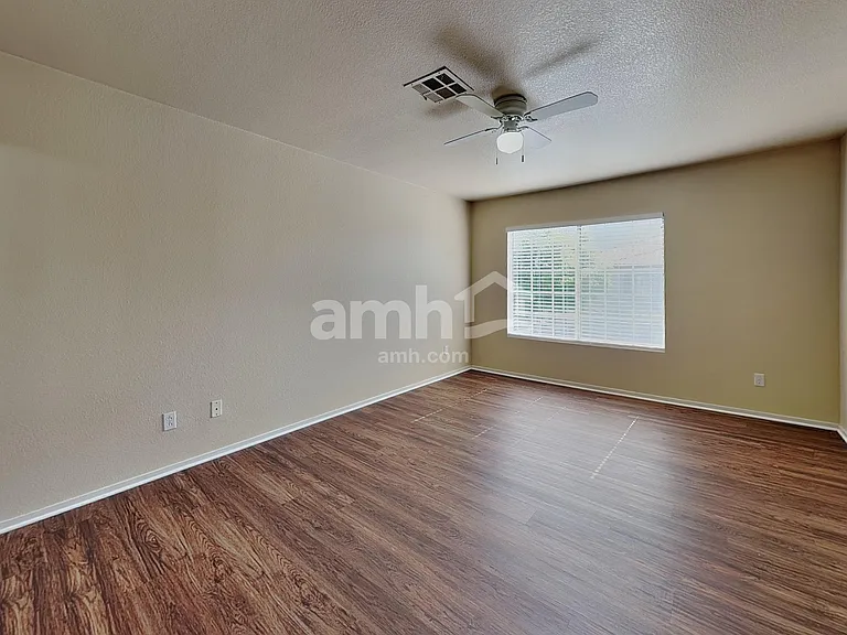 207 Luninborg St — Photo 11
