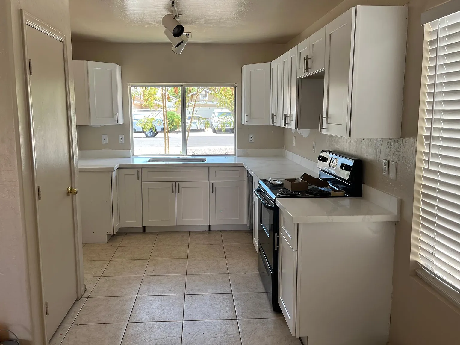 838 E Saragosa Street — Photo 4