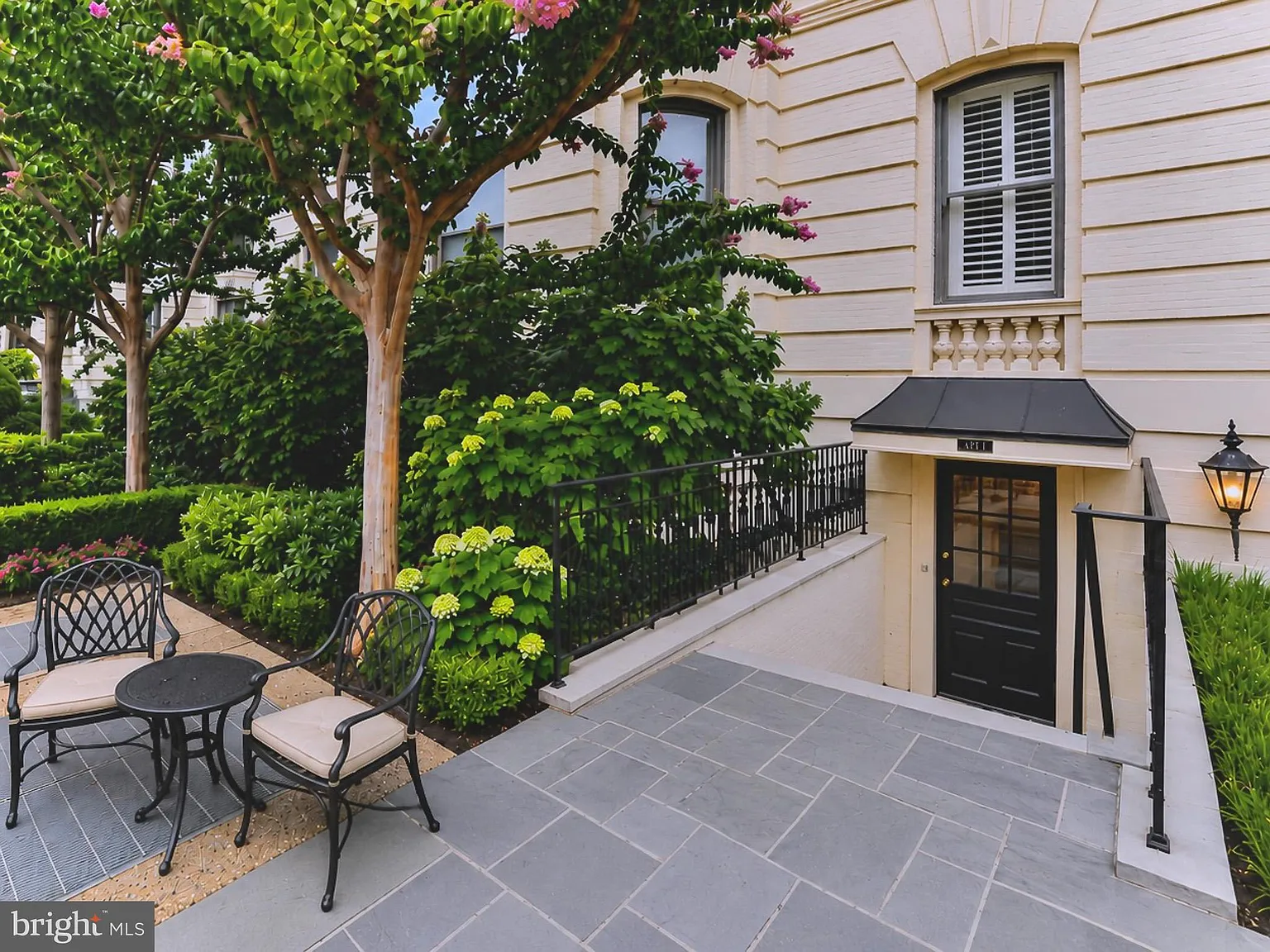 California Court,Kalorama Court — Photo 4
