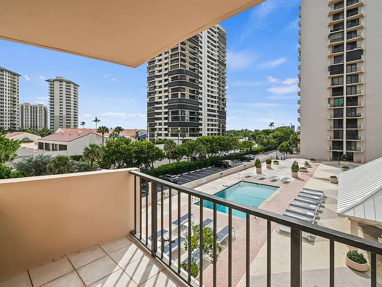4200 N Ocean Dr #1 — Photo 7