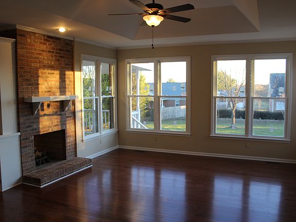 5th image of 3 Darby Hill Ln