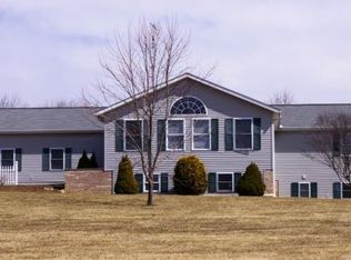 9106 Berry Rd NE, Kensington, OH 44427