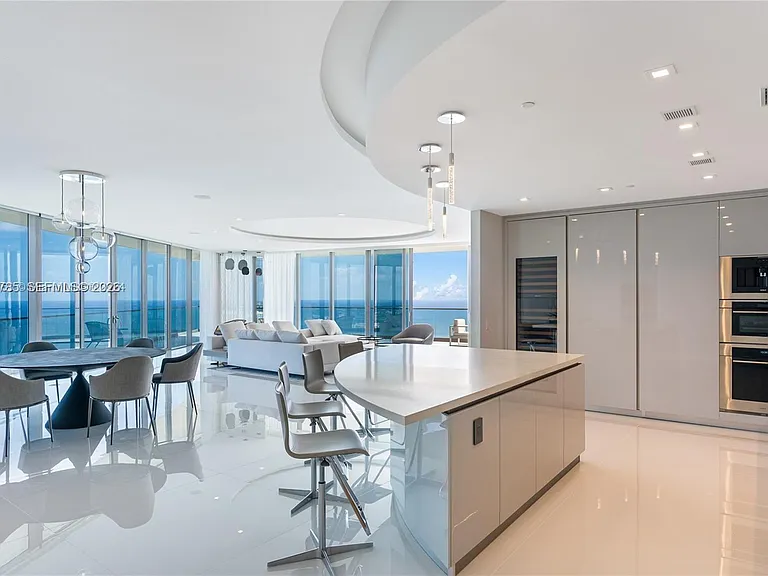 18975 Collins Ave #4600 — Photo 3