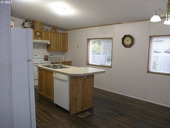 3rd image of 14711 NE 84th St