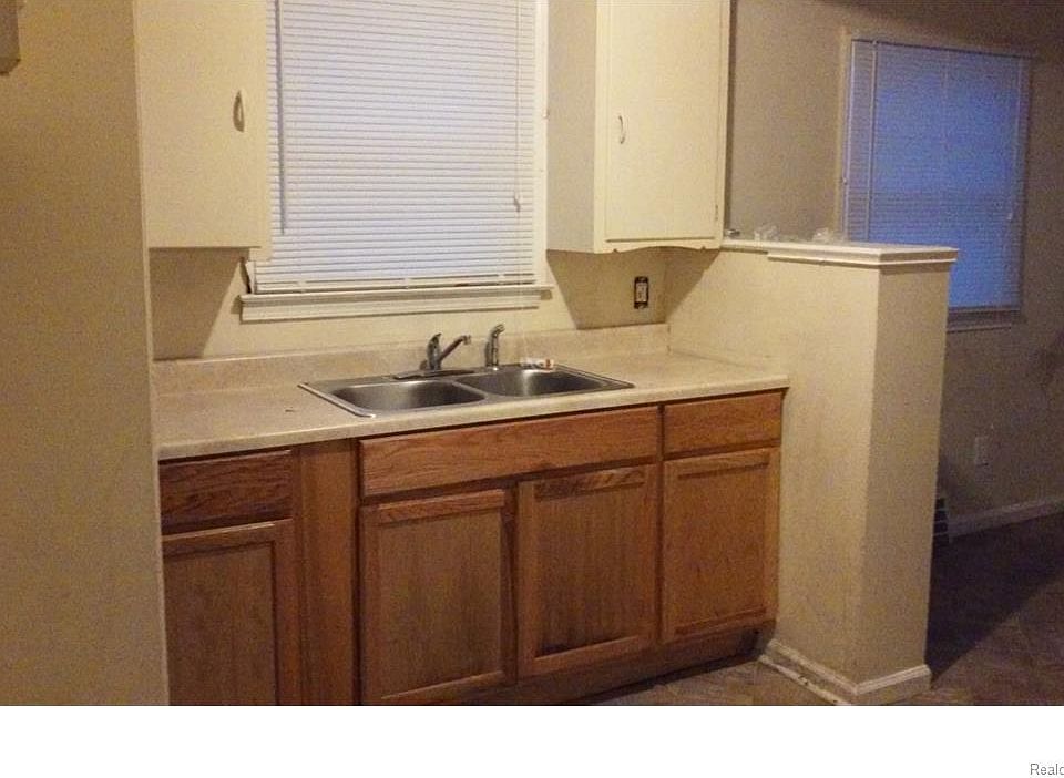 2nd image of 9252 Burt Rd
