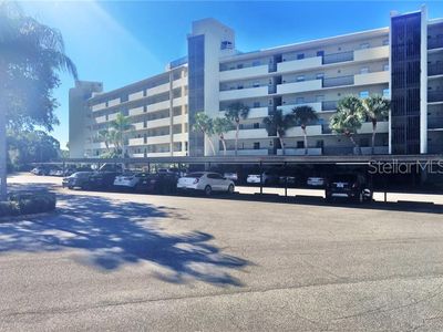 225 Country Club Dr Unit F1501, Largo, FL, 33771