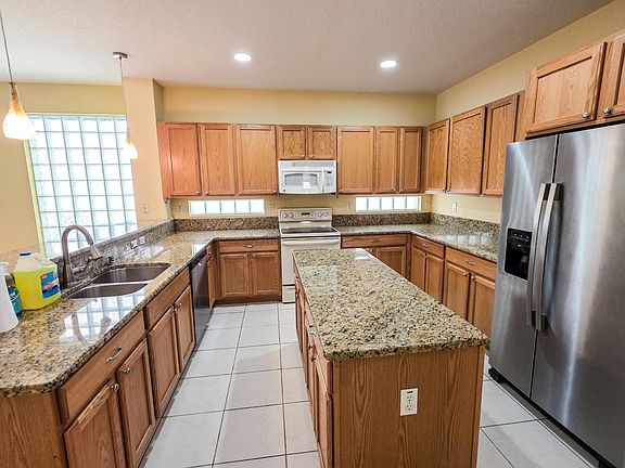 5th image of 873 Gazetta Way