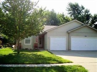 1010 SW Kent Pl, Topeka, KS 66604