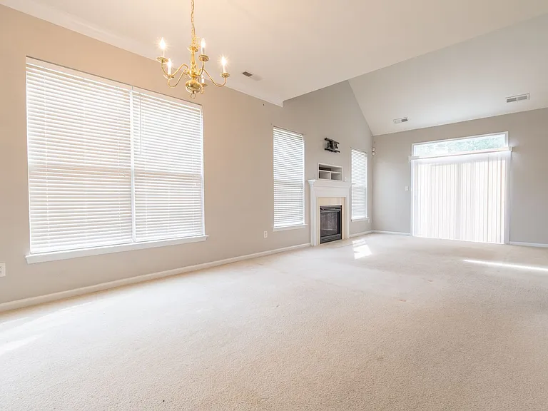 4022 Holston Ct — Photo 9