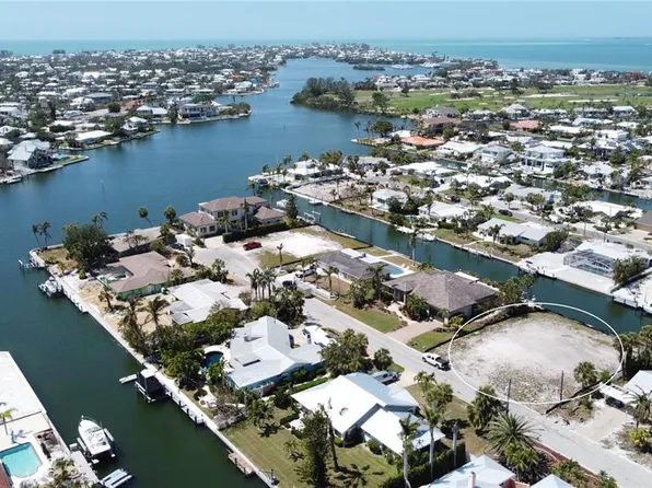 609 Baronet Ln #14, Bradenton Beach, FL 34217