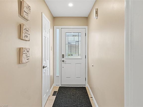 4th image of 5255 Lakeshore Rd #38