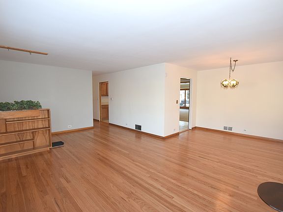 2nd image of 1105 Forest Ave