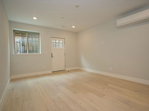 3rd image of 2230 Georgia St #A