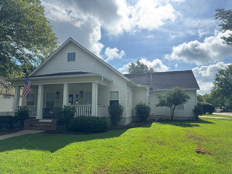 2nd image of 233 Morning Glory Ln