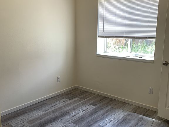 2nd image of 371 N Lincoln St APT 2
