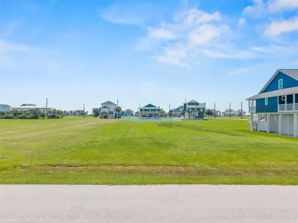 18817 Warrior Rd, Galveston, TX 77554