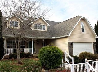 221 Brookside Ave, Black Mountain, NC 28711