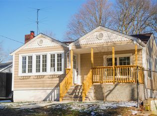 271 Adirondack Dr, Selden, NY 11784