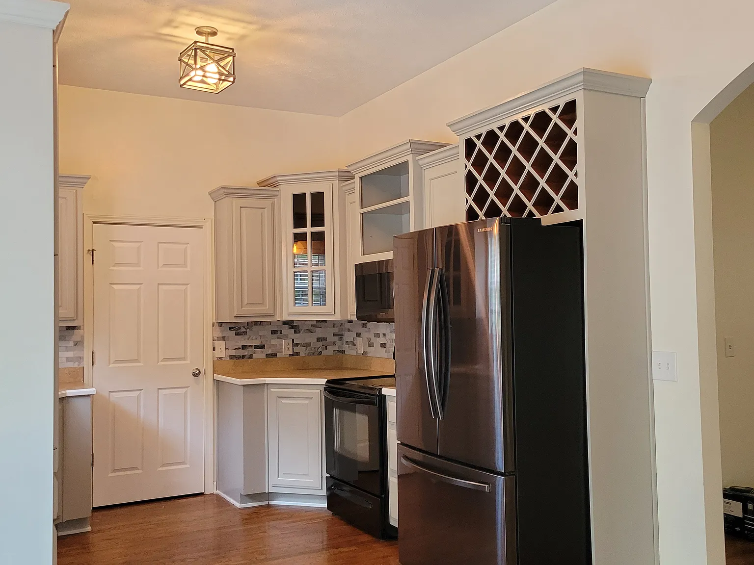 3 bed, 1405 sqft, $2,000 — Photo 4