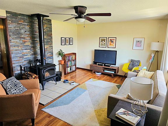 4th image of 10338 Hall Ave