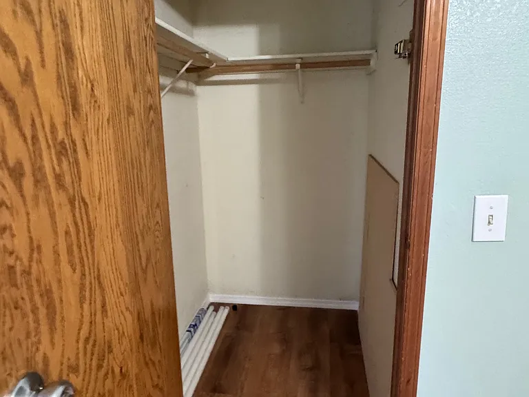 2nd Bedroom Closet