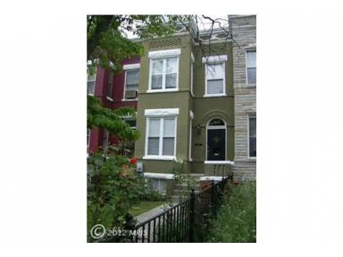 1012 K St NE photo 1