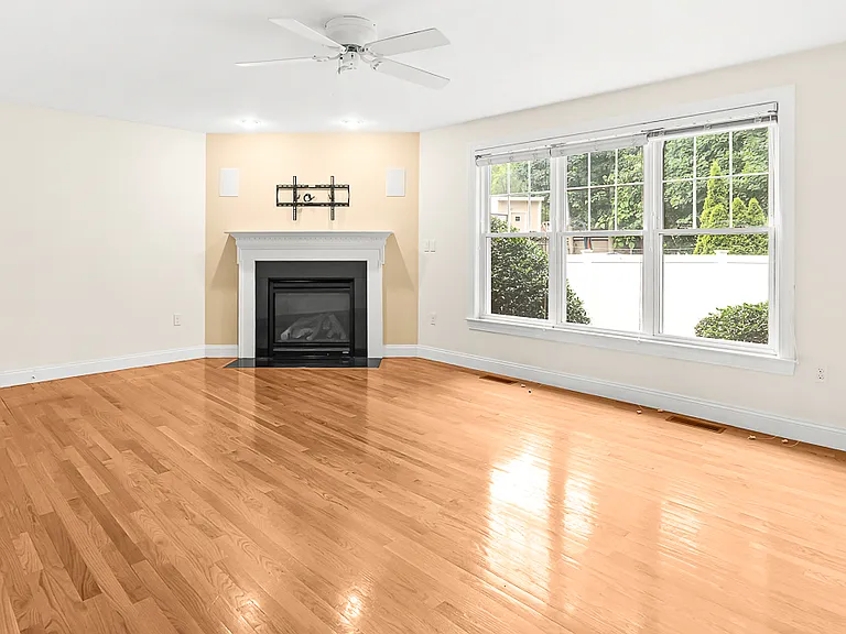 46 Loring Ave — Photo 15