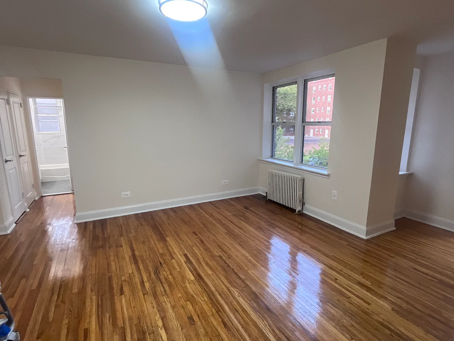 1 bed, 650 sqft, $2,200 — Photo 2