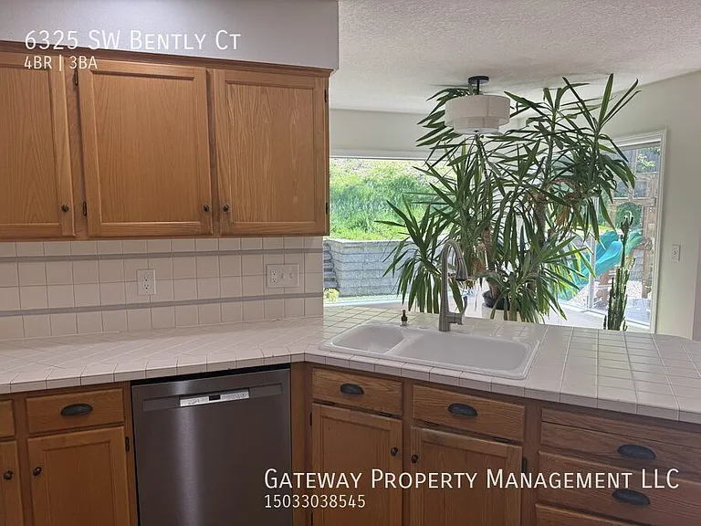 6325 SW Bently Ct — Photo 10