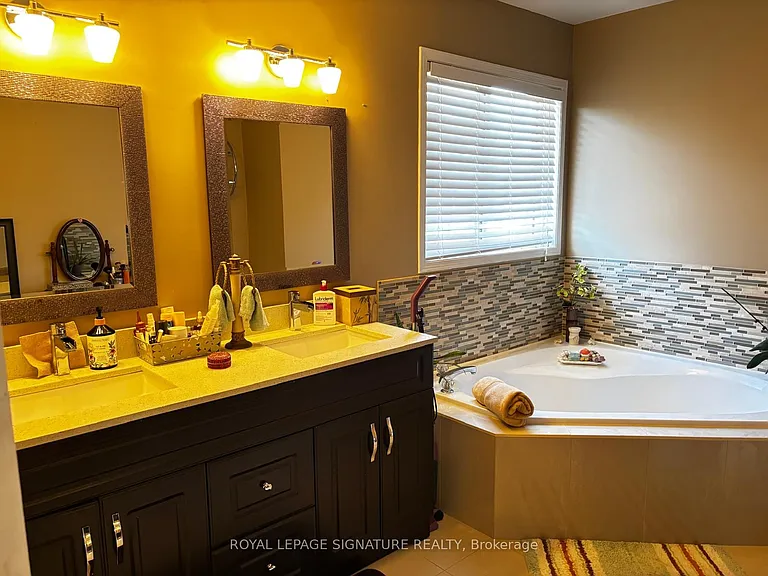 6568 Aston Martin Mews — Photo 13