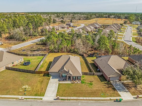 Look at that woods behind you. There are no neighbors staring into your backyard!