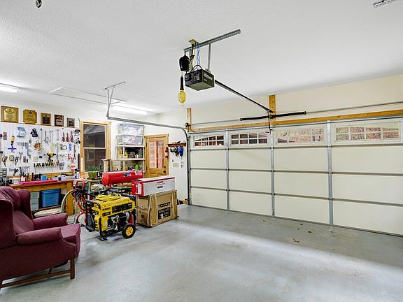 41st image of 58 Morley Dr