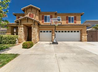 3541 Parkridge Ln, Palmdale, CA
