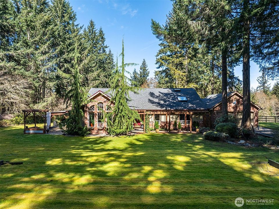 1st image of 5007 Foxtrail Drive NE