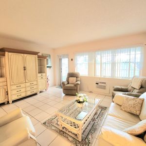 164 Sheffield G, Wellington, FL, 33414