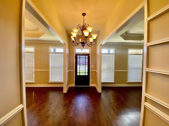 5th image of 3000 Greenway Cir SE
