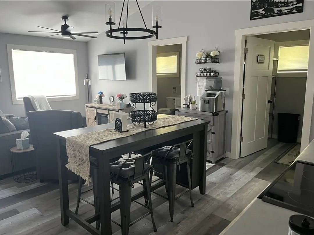 2 bed, 1575 sqft, $2,200 — Photo 2