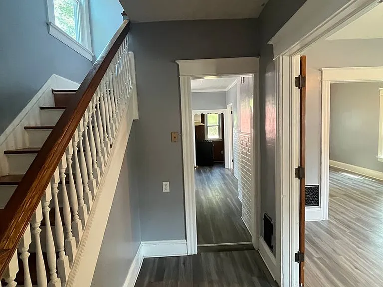 18 Robin St — Photo 11