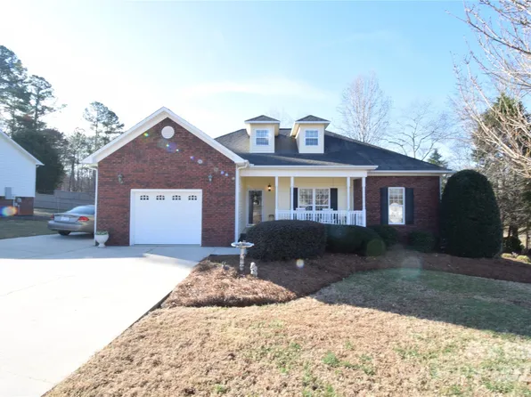 1013 Mays Ct, Gastonia, NC 28054