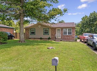 6910 Village Green Blvd, Pewee Valley, KY 40056