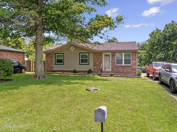 6910 Village Green Blvd, Pewee Valley, KY 40056