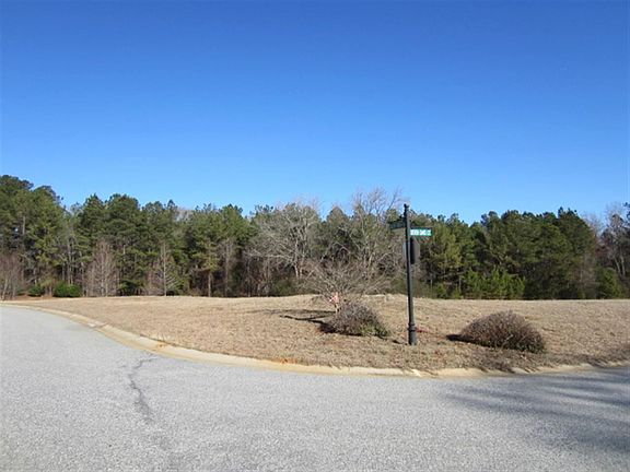 3rd image of 301 Seven Oaks Ct