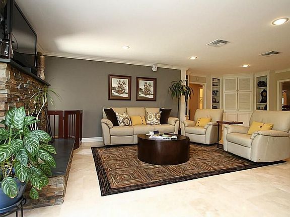 4th image of 3511 Newcastle Dr