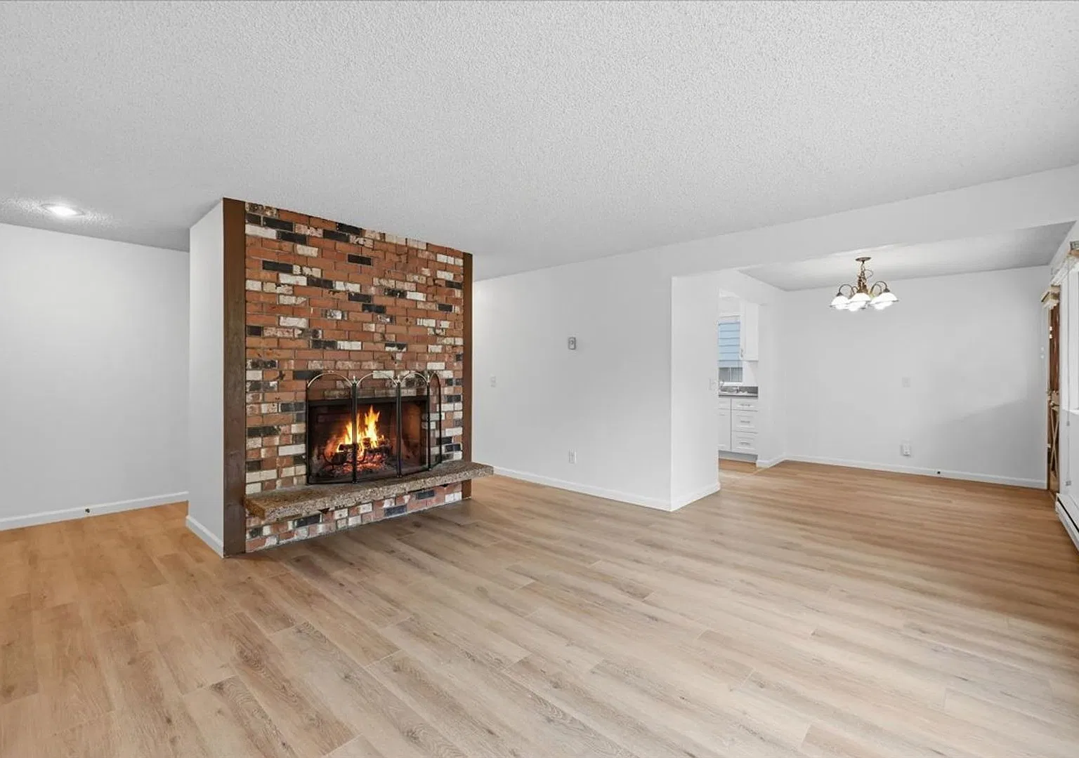 19433 28th Avenue NE - Neuhold — Photo 4